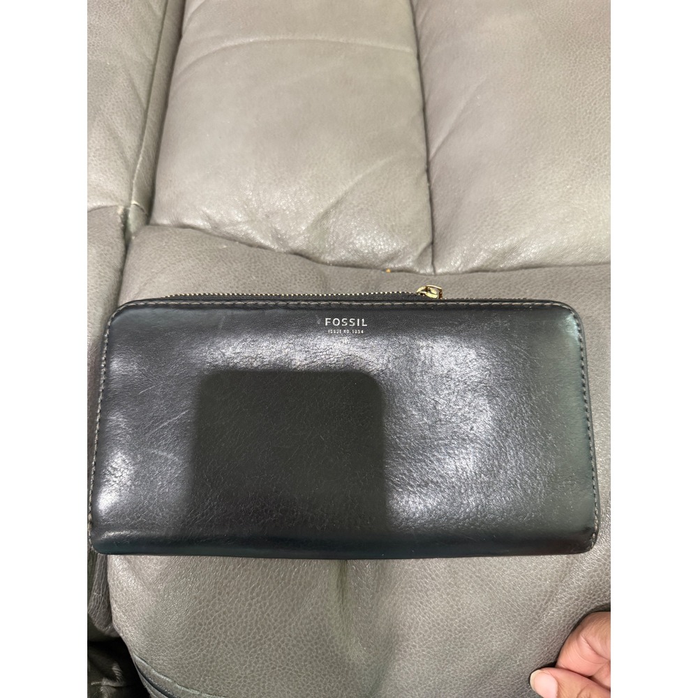 Fossil Issue No. 1954 Black Leather Zip Around Clutch Wallet Green Interior